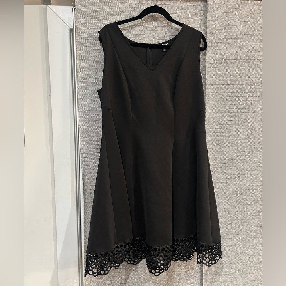 Roz & Ali (16) Black Lace Cutout Dress
